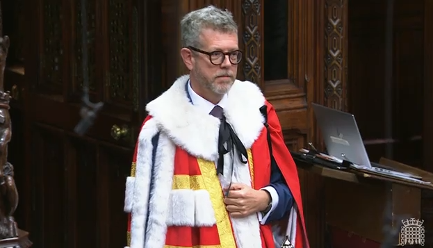 பிரித்தானியப் பிரதமரின் முன்னாள் உதவியாளர் தொழிற்கட்சியிலிருந்து இடைநீக்கம் !