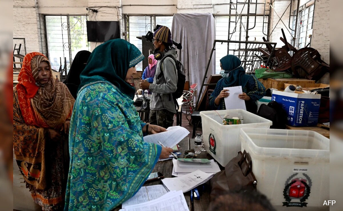 பங்களாதேஷில் 13-ஆவது பாராளுமன்றத் தோ்தல் வாக்குப்பதிவு நிறைவு!