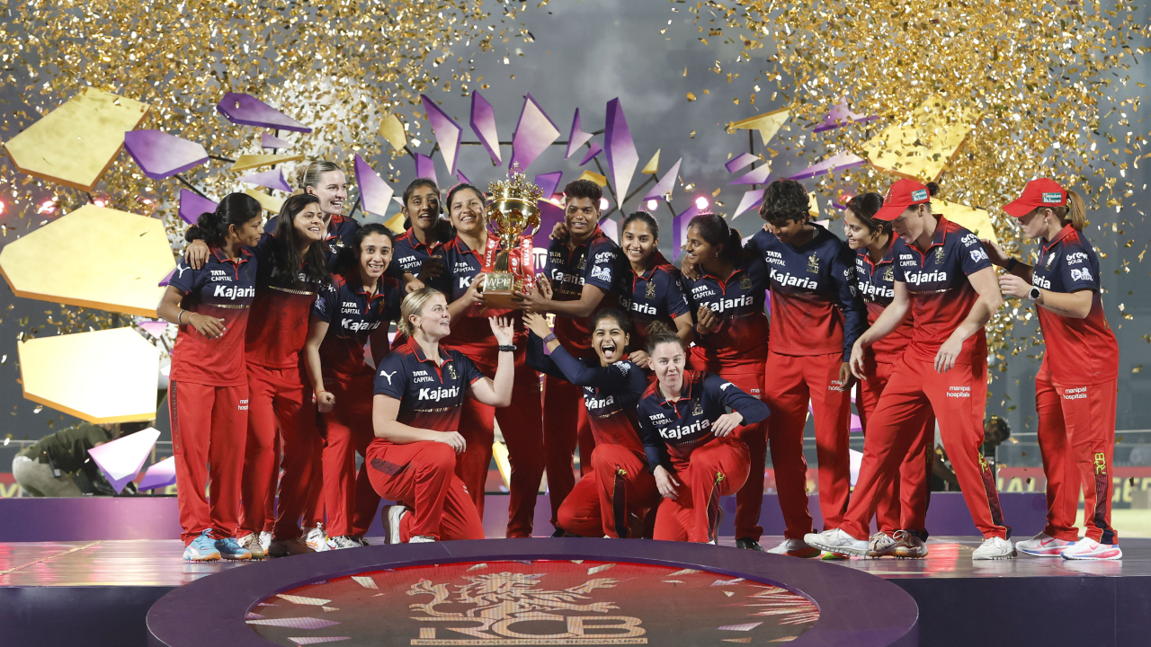 WPL 2026: டெல்லியை வீழ்த்தி மீண்டும் கிண்ணத்தை வென்ற பெங்களூரு அணி!