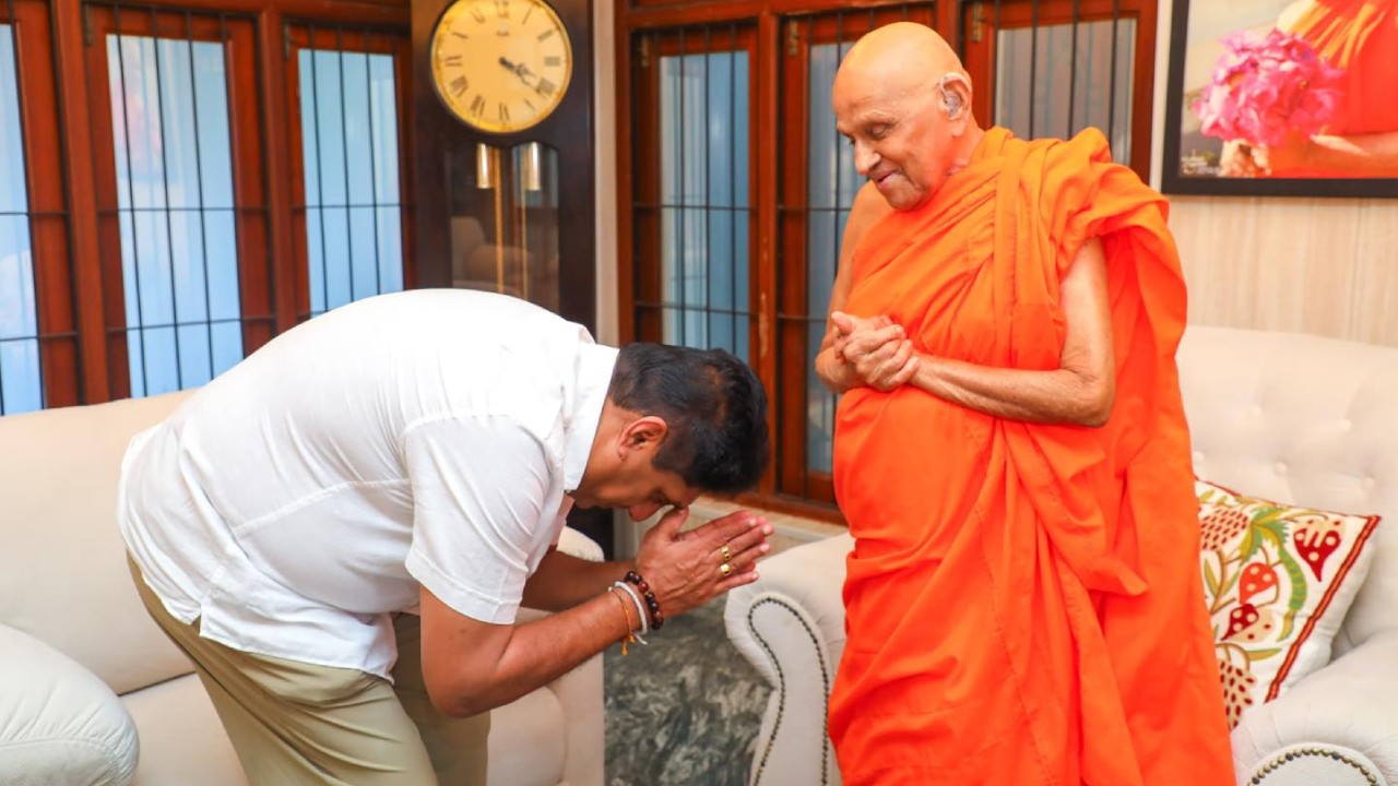 முருத்தெட்டுவே ஆனந்த தேரரைச் சந்தித்தார் எதிர்க்கட்சித் தலைவர்!