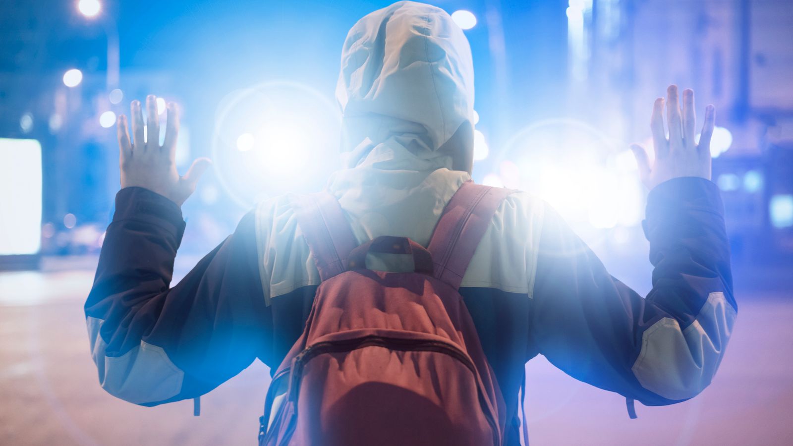 இங்கிலாந்தில் குற்றங்களால் பாதிக்கப்பட்ட இளைஞர்களுக்காக புதிய விதிகள் அறிமுகம்!