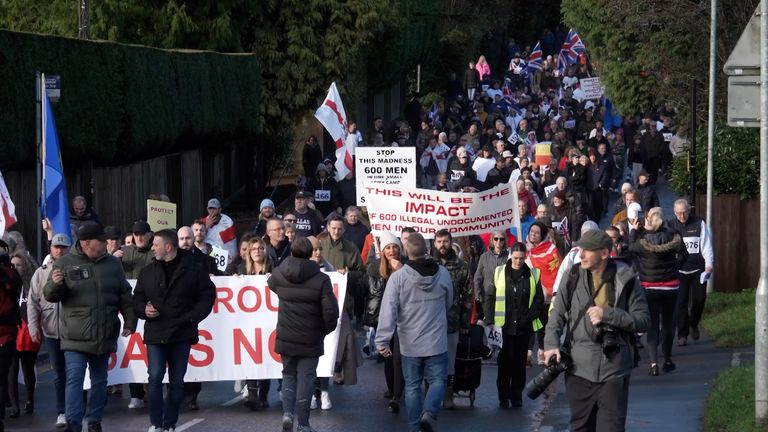 புகலிடம் தேடுவோரை கிழக்கு சசெக்ஸ் பகுதியில் குடியமர்த்துவது குறித்து மக்கள் எதிர்ப்பு!