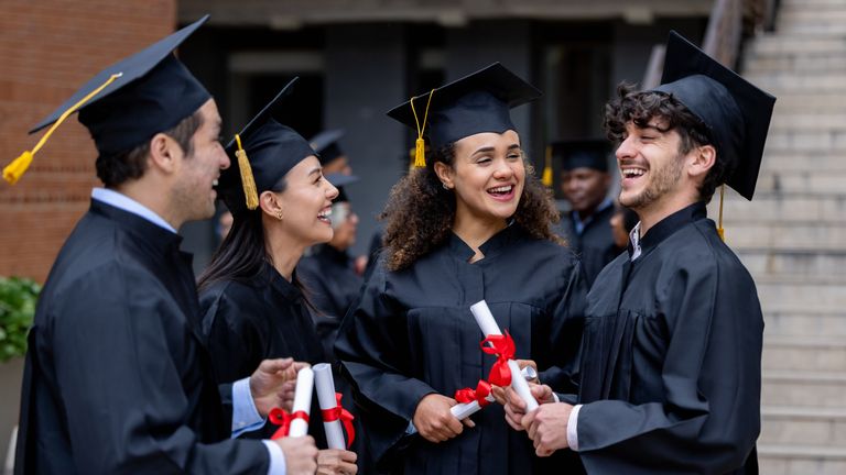 மாணவர் கடன் திருப்பிச் செலுத்தும் முறையை சீர்திருத்த அரசாங்கத்திற்கு அழுத்தம் அதிகரிப்பு!