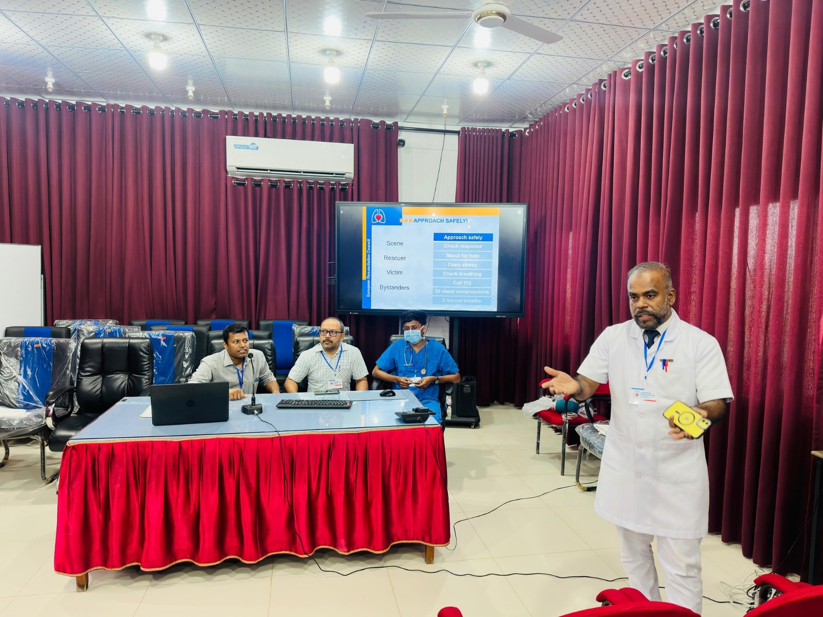 கல்முனையில் அடிப்படை உயிர்காக்கும் திறன் பயிற்சியின் நான்காம் கட்டம்