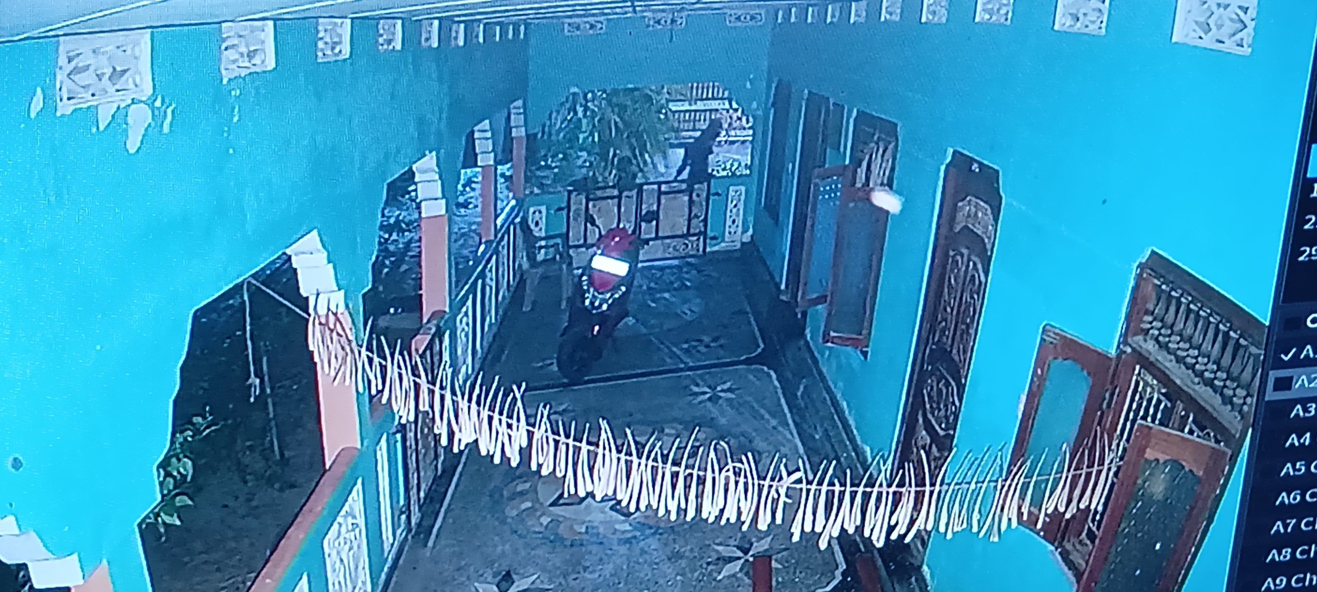 கத்தி முனையில் 5 பவுண் நகை திருட்டு, 8 மணி நேரம் கழித்து உதவ வந்த மருதங்கேணி பொலிஸார்!