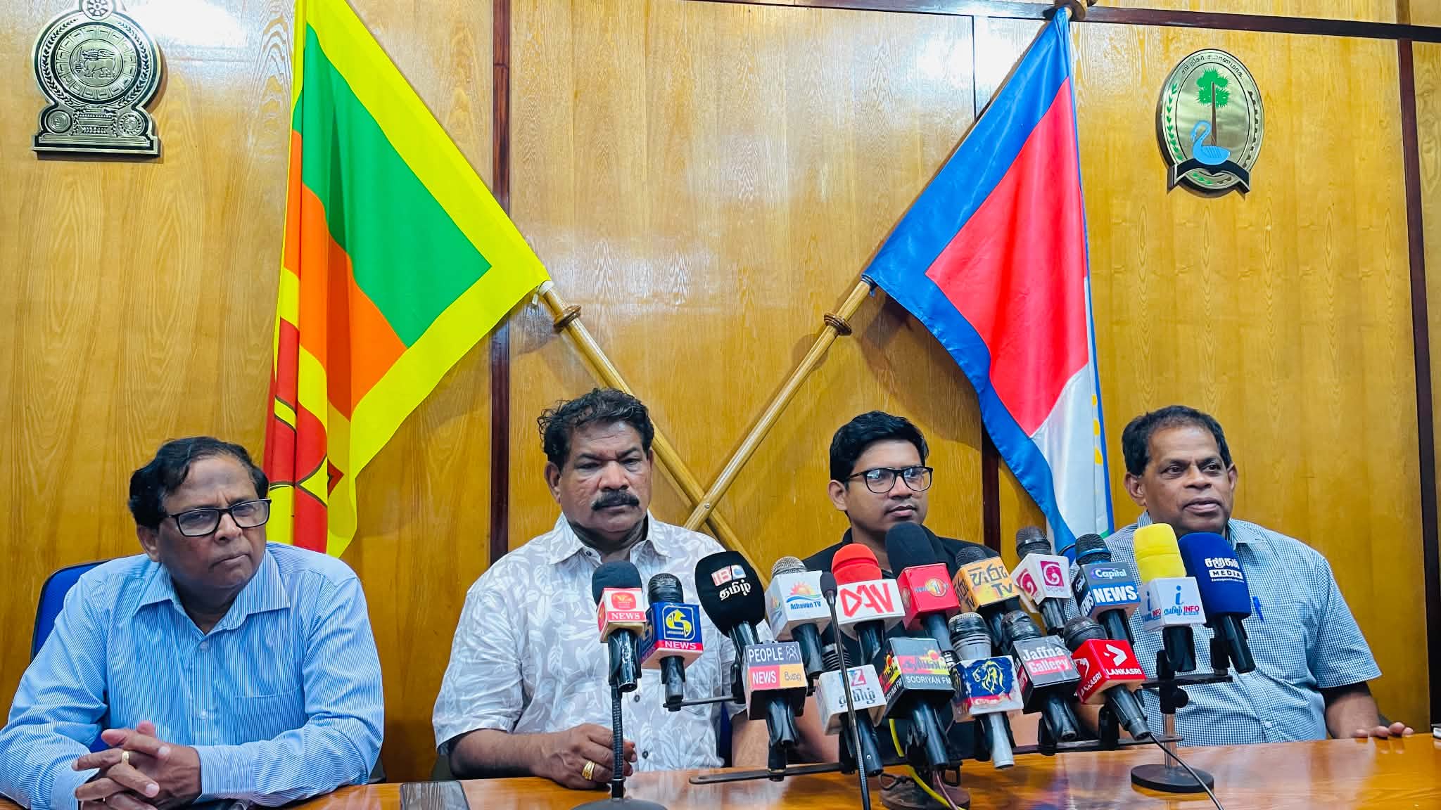 கனிய வளங்களை கொண்டு செல்லும் வாகனங்களை GPSஊடாக கண்காணிக்க நடவடிக்கை
