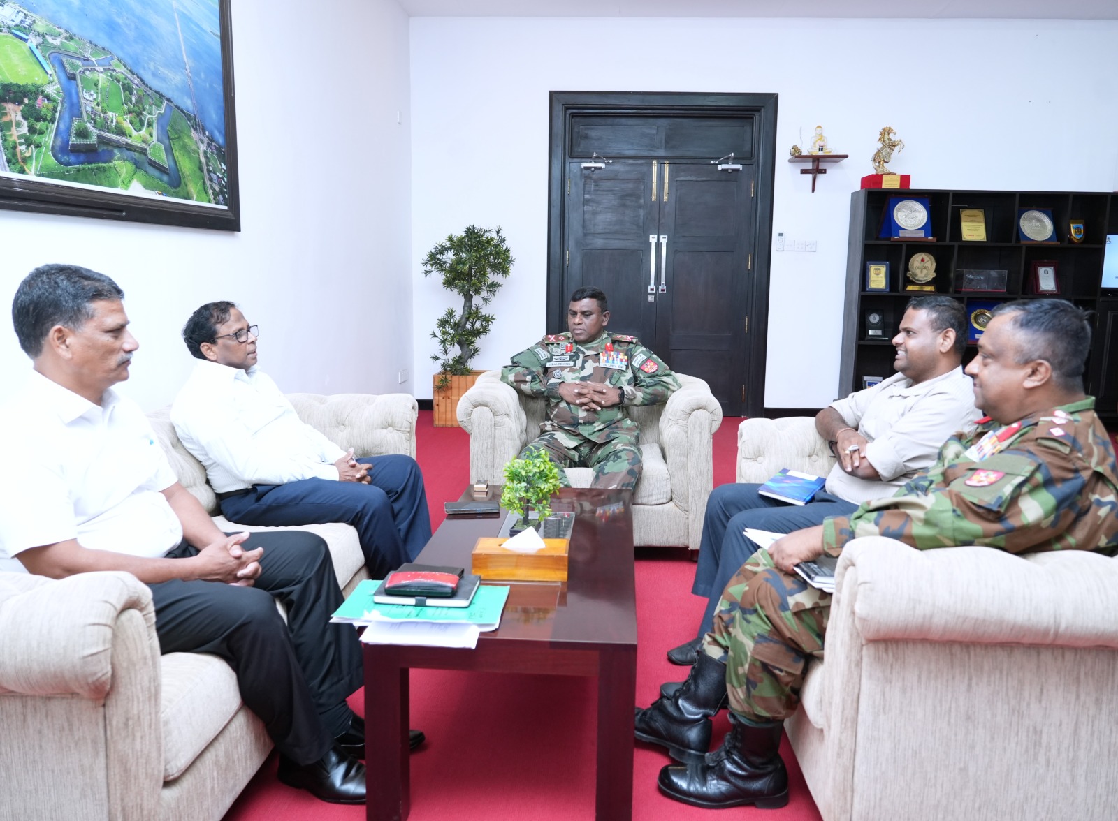 காணி விடுவிப்பு தொடர்பில் விசேட கலந்துரையாடல்