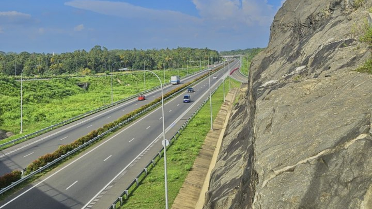 மத்திய அதிவேக நெடுஞ்சாலை: விரிவுபடுத்தப்படும் குருணாகல் – தம்புள்ளை பாதை!