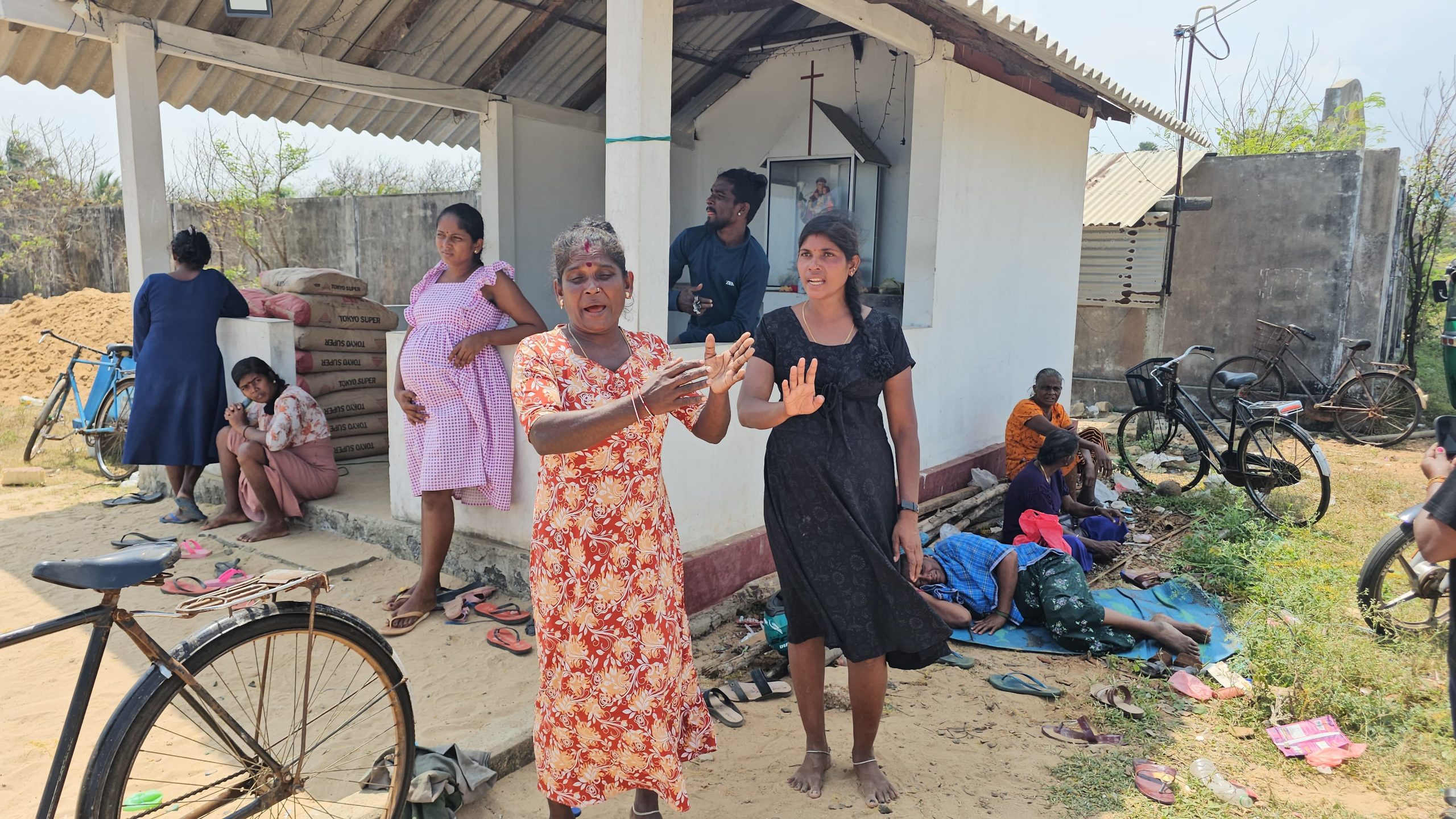 காணாமல் போன யாழ் மீனவர்கள் இந்தியாவில் கரை ஒதுங்கினர்.!