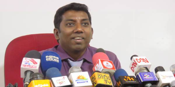 மட்டக்களப்பில் டெங்கு நுளம்பு பரவக்கூடிய வெற்று காணிகளின் உரிமையாளர்களுக்கு எதிராக கடும் சட்ட நடவடிக்கை !