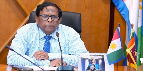 பாடசாலைகளுக்குள் வெளிநபர்களோ , அமைப்புகளோ நேரடியா சென்று நூல் வழங்க முடியாது – வட மாகாண ஆளுநர் திட்டவட்டம்!