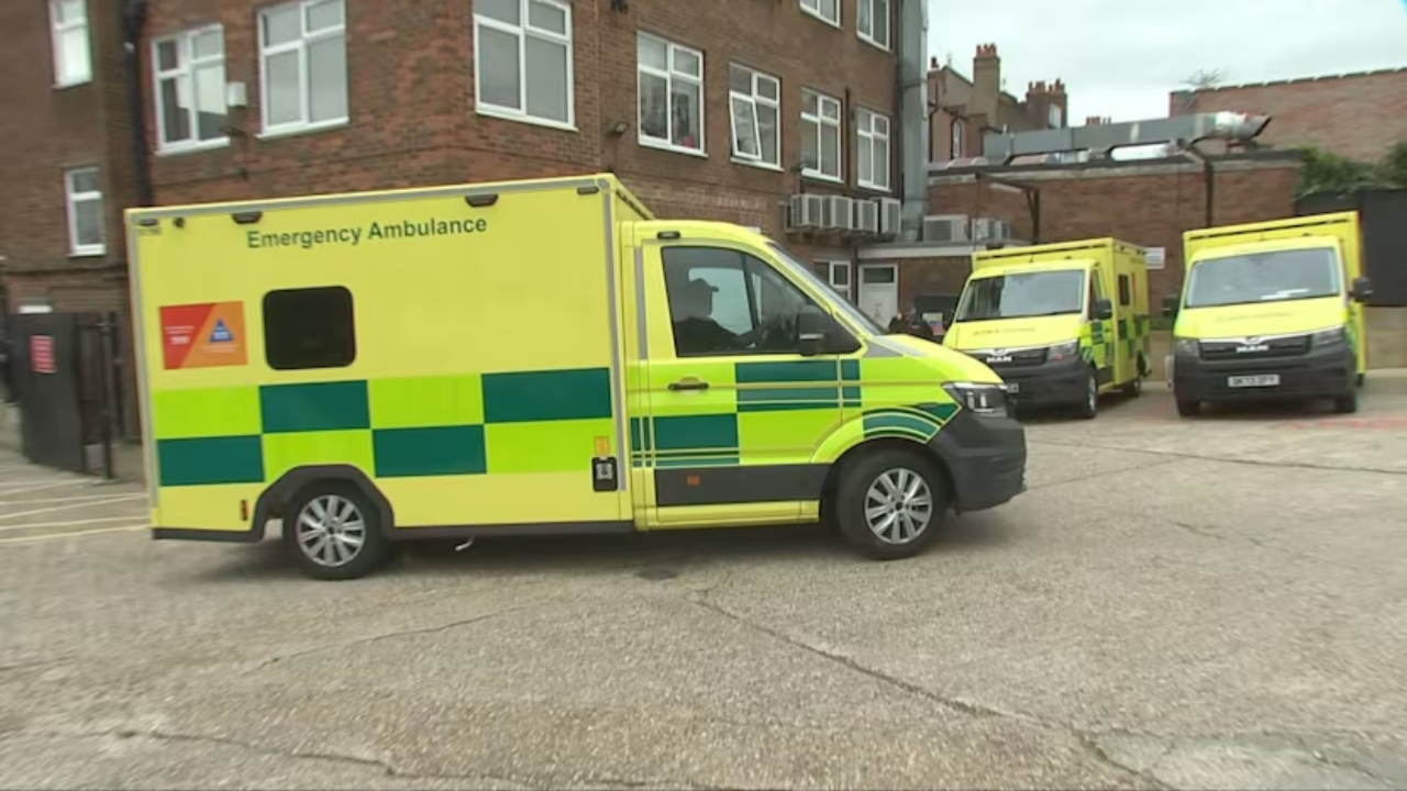 லண்டன் தீவைப்புத் தாக்குதல்; யூத தொண்டு நிறுவனத்துக்கு வழங்கப்பட்ட 4 மாற்று அம்பியூலன்ஸ்கள்!