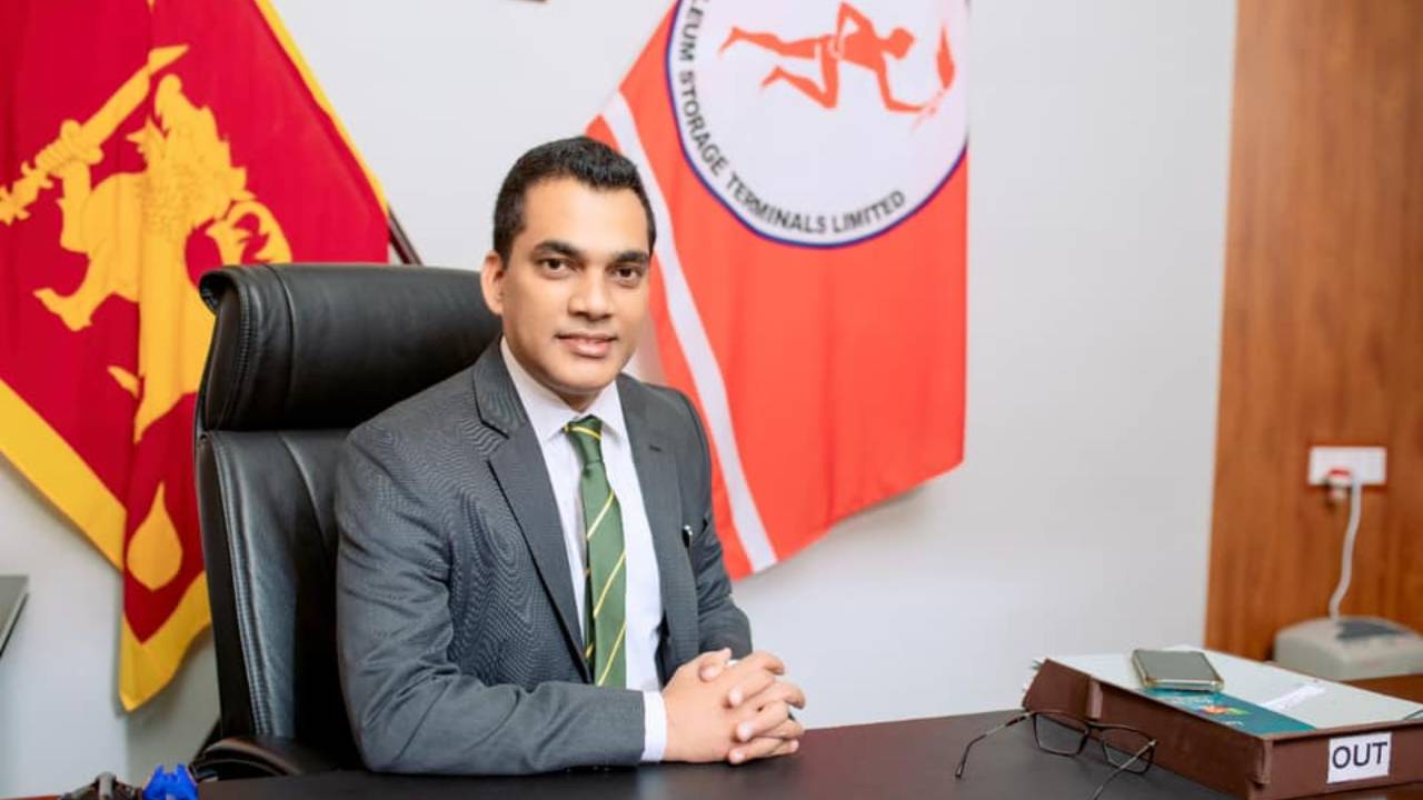 எரிபொருள் வரிகளை குறைக்குமாறு முன்னாள் சிபிசி தலைவர் ஆலோசனை!