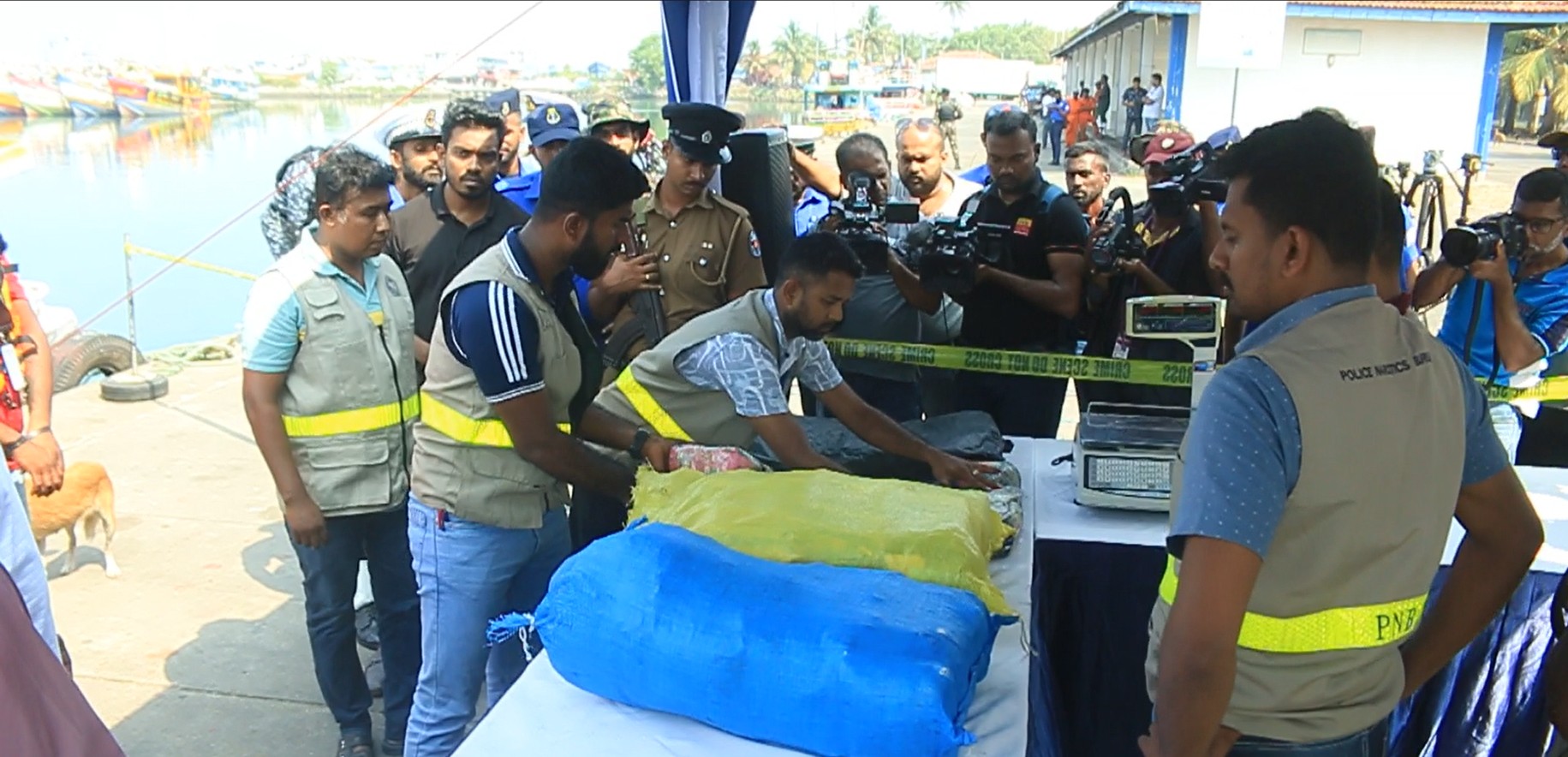 பலநாள் மீன்பிடி படகிலிருந்து 2.8 பில்லியன் ரூபா மதிப்பிலான போதைப்பொருள் பறிமுதல்!