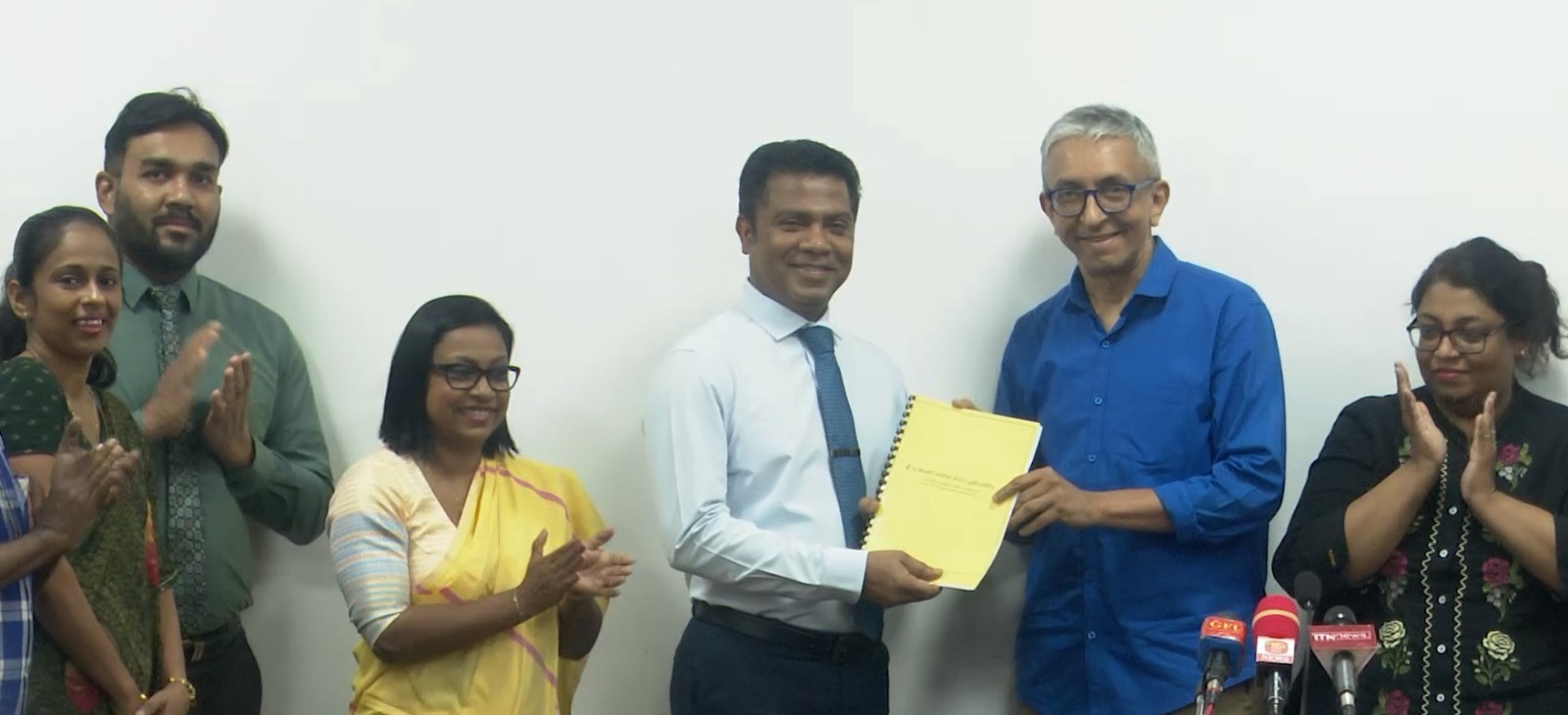 தேசிய ஊடகக் கொள்கை வரைவு தயார்! அமைச்சரிடம் கையளிக்கப்பட்ட ஆவணம்