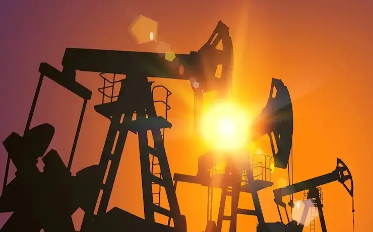 சர்வதேச சந்தையில்  மசகு எண்ணெய் பீப்பாய் ஒன்றின் விலை 100 டொலருக்கும் அதிகமாக உயர்ந்தது.