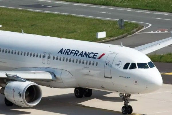 குடிமக்களை மீட்க சென்ற Air France விமானம் ‘ஏவுகணை தாக்குதல்’ காரணமாக திரும்பியது!!
