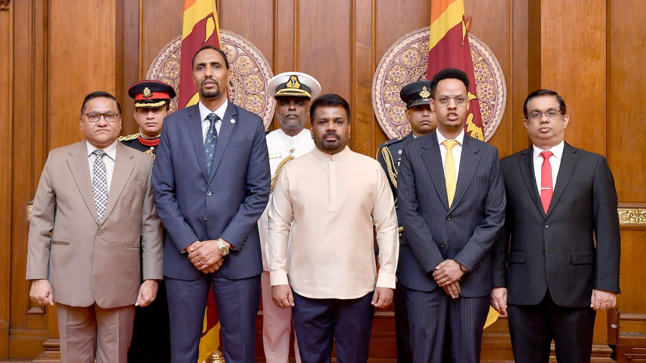 ஜனாதிபதியிடம் தங்களது நற்சான்றிதழ் பத்திரங்களை கையளித்த இராஜதந்திரிகள்!