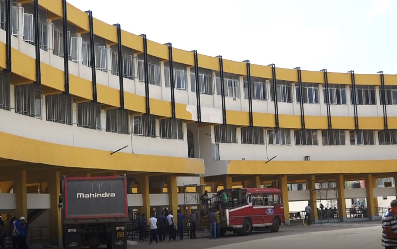 புறக்கோட்டை மத்திய பஸ் நிலையம் மக்கள் பாவனைக்கு!