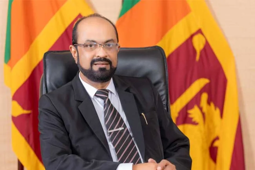 எரிசக்தி அமைச்சருக்கு எதிராக நாடாளுமன்றம்  முன்பாக போராட்டம்!