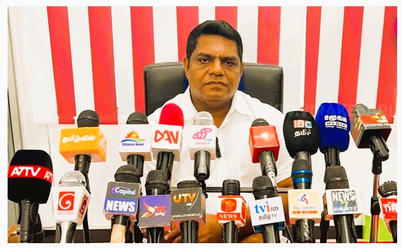 மன்னார் நகர சபையின் முன்னாள் தவிசாளர் மீதான ஊழல் குற்றச்சாட்டு- CIDயில் முன்னிலையான நகர சபையின் தவிசாளர் டானியல் வசந்தன்!