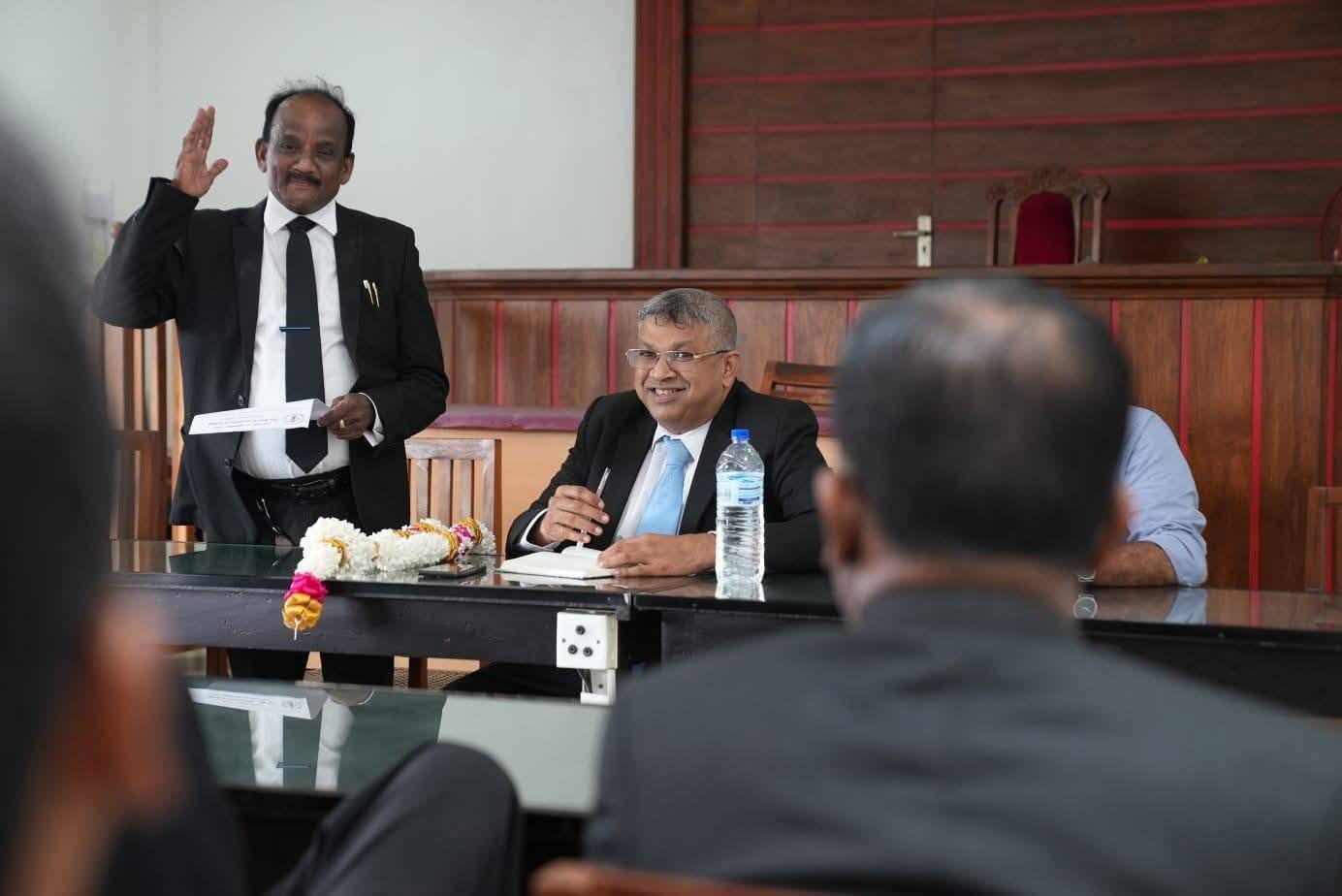 யாழ் நீதிமன்ற சட்டத்தரணிகளை சந்தித்தார் நீதி அமைச்சர்!