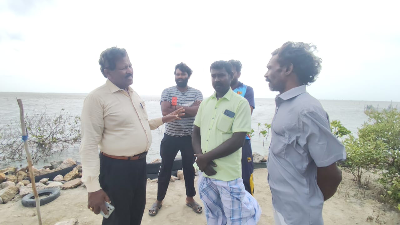 படகு ஓடுபாதையை ஆழப்படுத்துமாறு கீலிக்கரையான்பிட்டி மீனவர்சங்கத்தினர் ரவிகரன் எம்.பியிடம்கோரிக்கை!