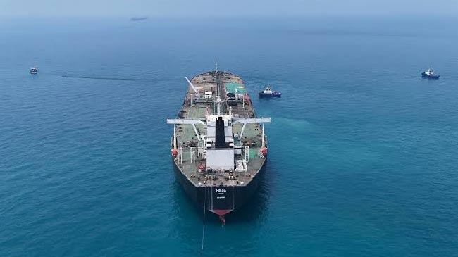அமெரிக்க முற்றுகையை முறியடித்து வெளியேறியது ஈரானிய எண்ணெய் கப்பல்கள்: சர்வதேச சந்தையில் கச்சா எண்ணெய் விலை சரிவு!