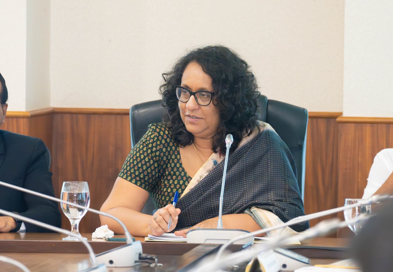 கொழும்பு மாவட்ட டெங்கு ஒழிப்புக் குழு பிரதமரின் தலைமையில் கூடியது