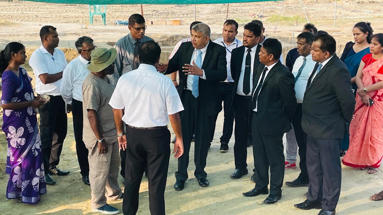 செம்மணி மனித புதைகுழி போராட்டக்காரர்களை புறக்கணித்த அமைச்சர்!
