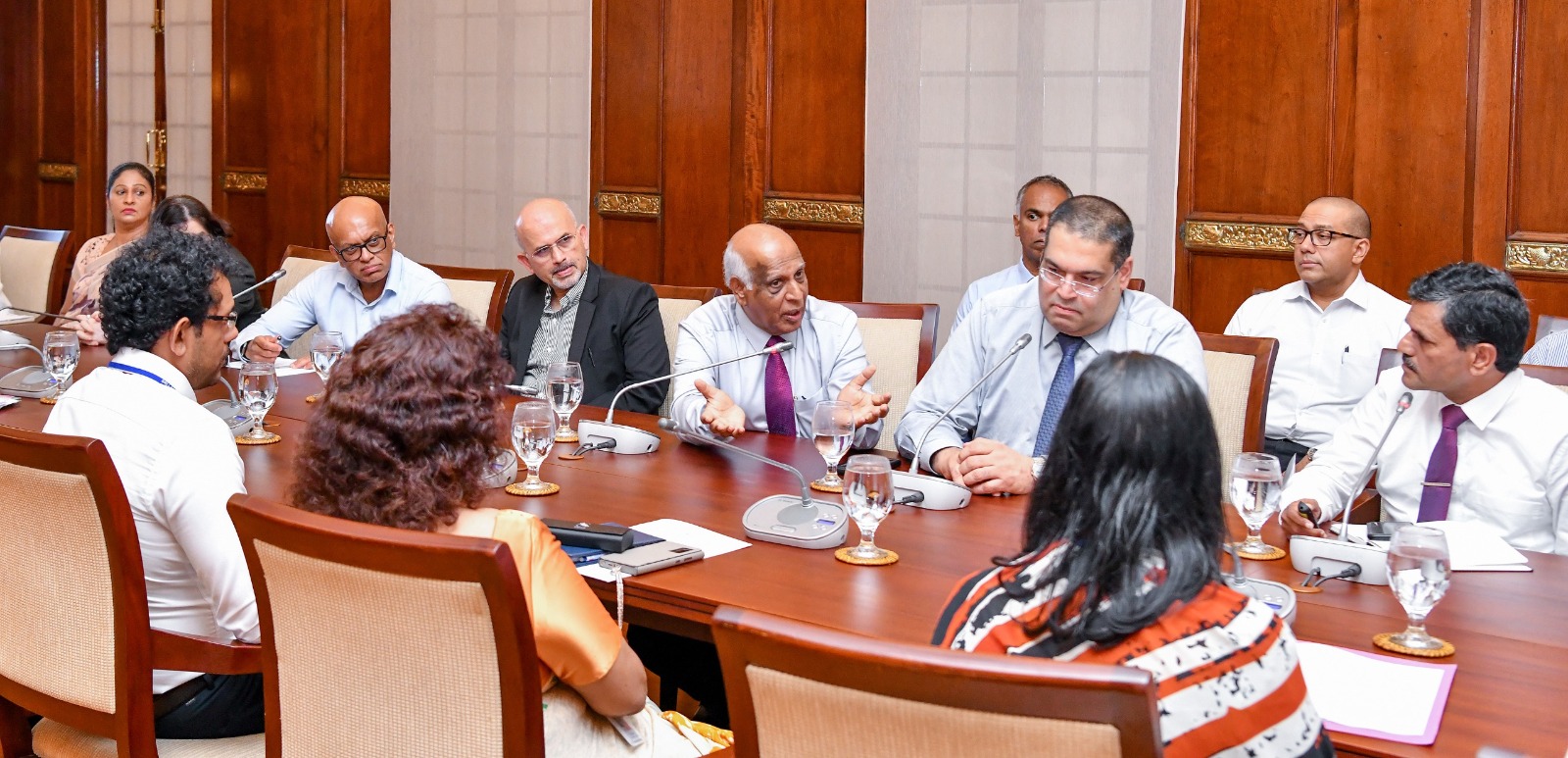 உள்நாட்டுத் தொழில்துறையை ஊக்குவித்து டொலர் வருமானத்தை அதிகரிப்பதே அரசாங்கத்தின் நோக்கம்