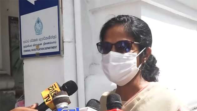 சுரேஷ் சலேயை நிர்வாணப்படுத்திச் சோதனை செய்ததை ஒப்புக்கொண்டது சிஐடி!