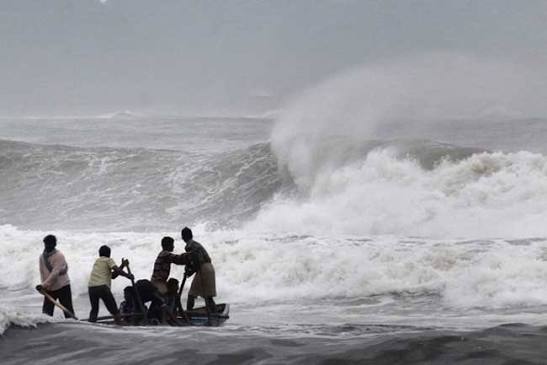 கடல்கொந்தளிப்பு குறித்து அவதானமாக இருக்குமாறு மீனவர்களுக்கு எச்சரிக்கை!