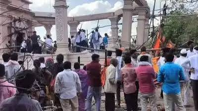 மகாராஷ்டிராவில் அனுமன் கோயில் மேற்கூரை இடிந்து விழுந்து 4 பக்தர்கள் உயிரிழப்பு – 30 பேர் காயம்!
