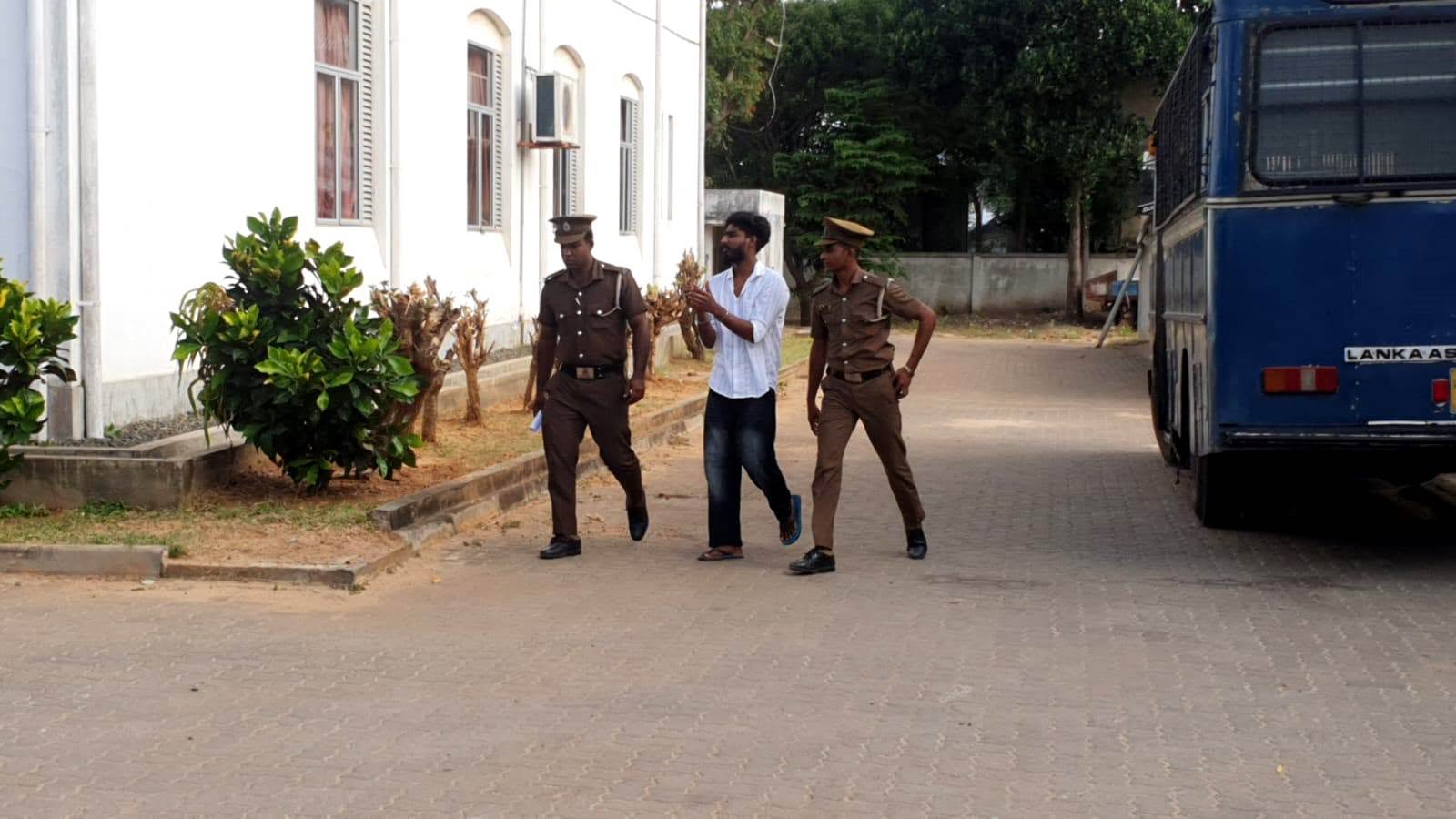 குட்டிக்குட்டி சட்ட வெற்றிகளுக்கு  உரிமை கொண்டாடுவது? நிலாந்தன்!