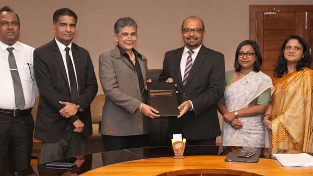 ஜனாதிபதியின் பொது மன்னிப்பு – விசாரணை அறிக்கை ஒப்படைப்பு