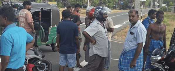 மணற்காடு சந்தி பகுதியில் இடம்பெற்ற விபத்தில் இருவர் படுகாயம்