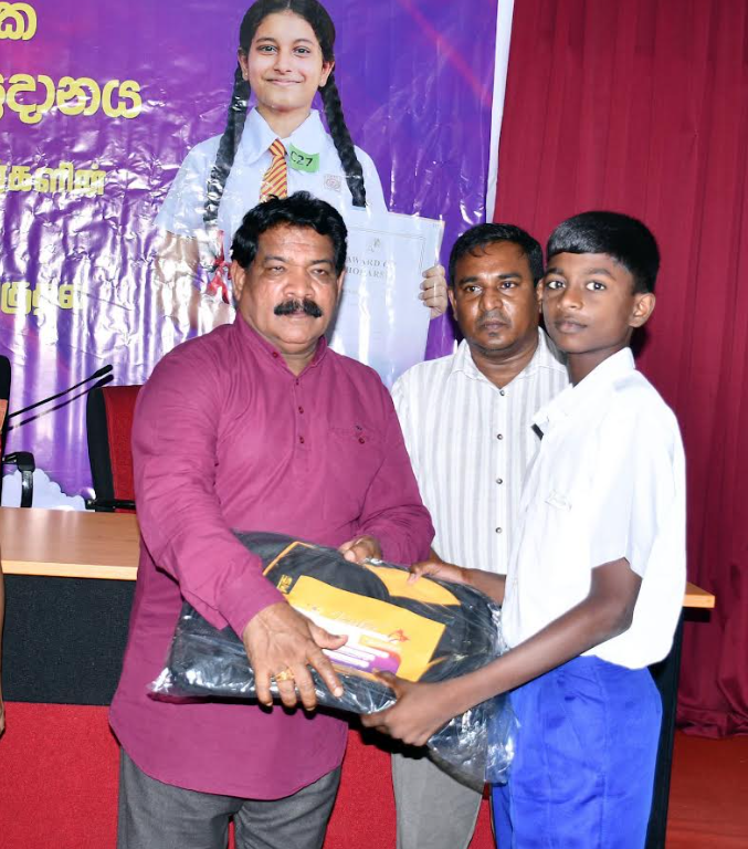 புலம்பெயர்ந்த தொழிலாளர்களின் பிள்ளைகளுக்கான புலமைப்பரிசில்