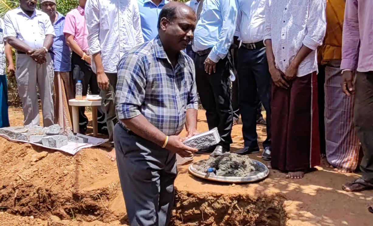 குறைந்த வருமானம் பெறும் குடும்பங்களுக்கு வீடுகள் கையளிப்பு