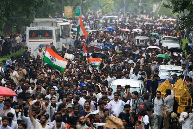 மீண்டும் சூடுபிடித்த இந்திய இளைஞர் போராட்டம்!