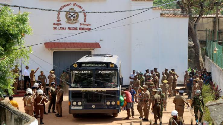 நீர்கொழும்பு சிறை சம்பவம்: உயிரிழந்த அதிகாரிகளுக்கு பதவி உயர்வு