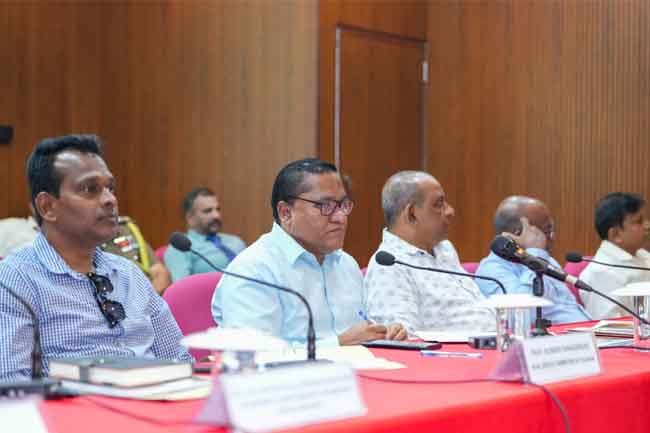 அம்பாறையில் சுற்றுலா மற்றும் வெளிநாட்டு வேலைவாய்ப்பு துறைகளை மேம்படுத்த புதிய திட்டங்கள்-