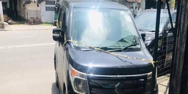 நாரஹேன்பிட்டவில் கடத்தல் காரின் மீது பொலிஸார் துப்பாக்கிச் சூடு: இளம்பெண் மீட்பு; கடத்தல்காரன் தப்பி ஓட்டம்!