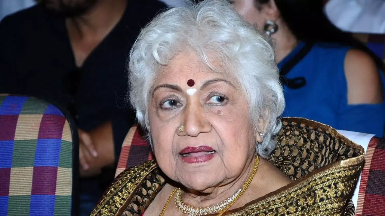 பழம்பெரும் நடிகை சௌகார் ஜானகி காலமானார்!