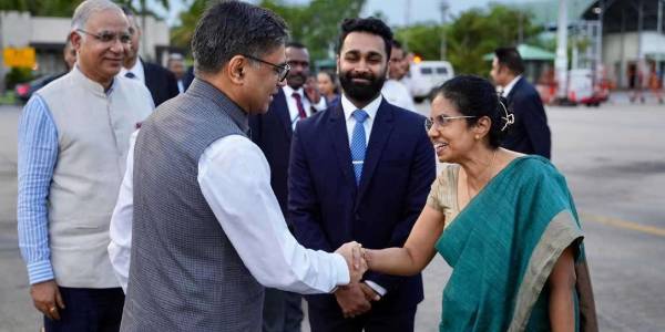 இலங்கைக்கான விஜயத்தை நிறைவு செய்து நாடு திரும்பினார் இந்திய வௌியுறவுத்துறை செயலாளர்!