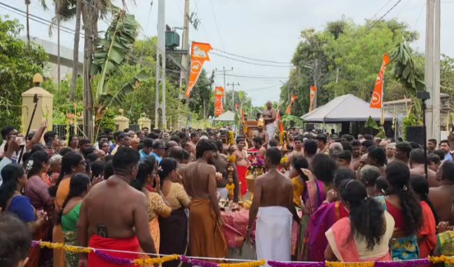காண்பிய விரிப்புக் கண்டது நல்லூரான் வடக்கு வாசல் வளைவு