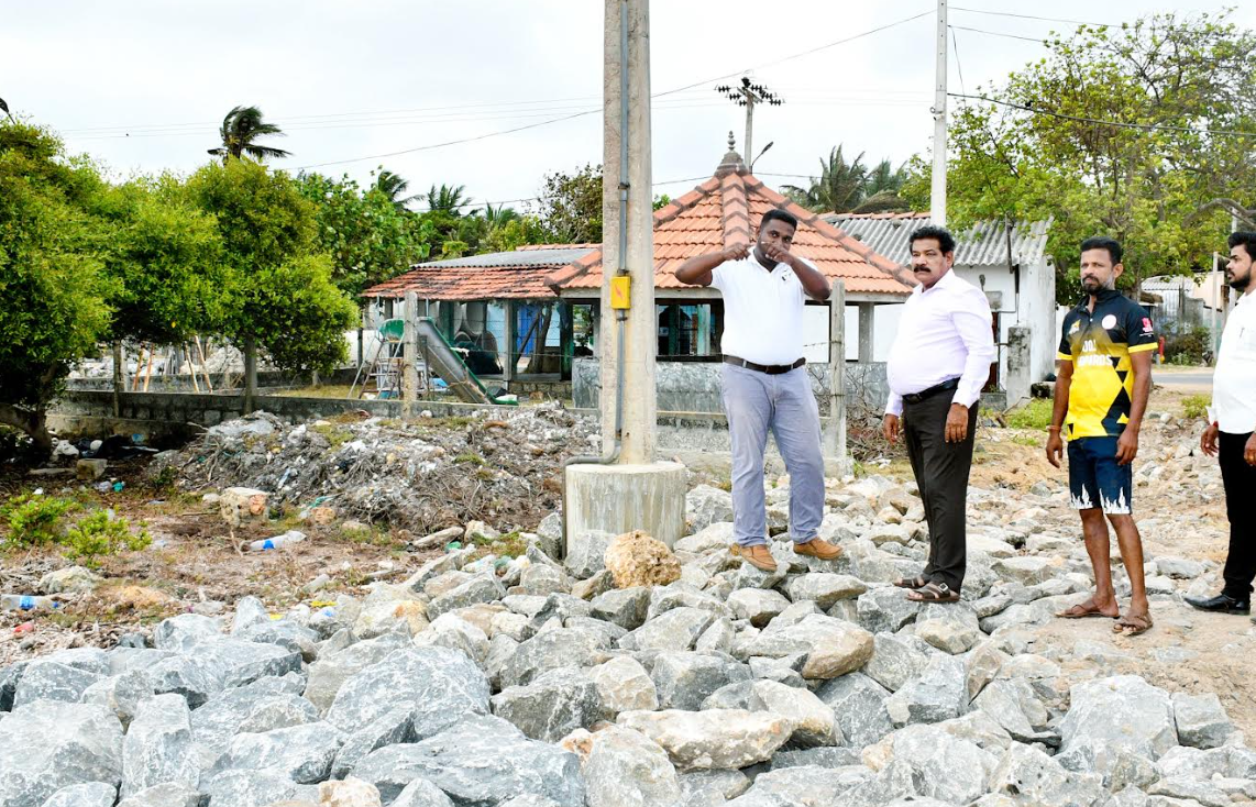 கொழும்புத்துறை இறங்குதுறை நவீனமயமாக்கல் பணிகள் – அமைச்சர் நேரில் ஆய்வு