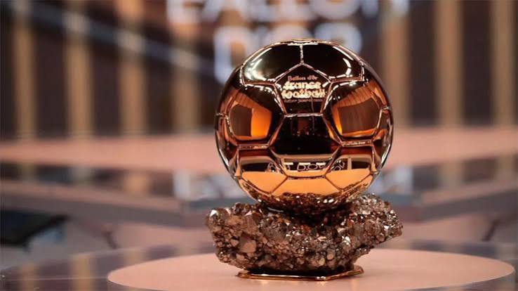 கால்பந்தின் உயரிய ‘பலோன் டி ஓர்’ (Ballon d’Or) விருதை வெல்லப்போவது யார்? எதிர்பார்ப்பில் ரசிகர்கள் !
