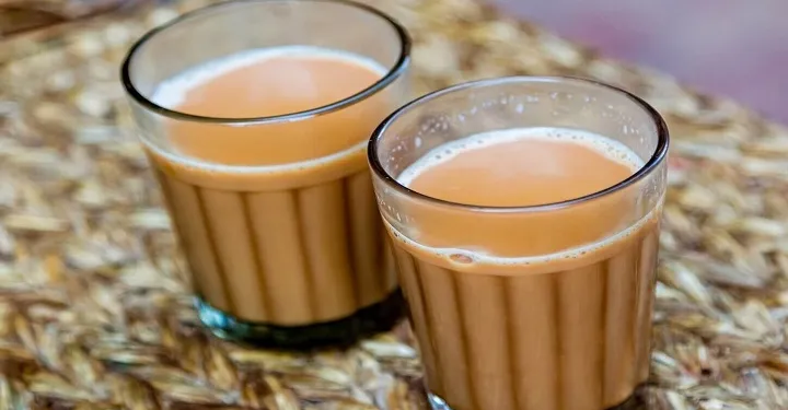 தேநீர் மற்றும் பால் தேநீர் விலை ரூ. 5ஆல் குறைக்க தீர்மானம்