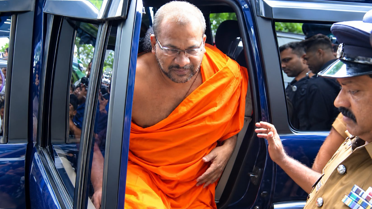 ஞானசார தேரரின் எஞ்சிய சிறைத்தண்டனையை அமுல்படுத்த நீதிமன்றம் உத்தரவு!